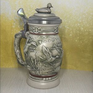 Cream and Gray Ceramic Stein Ducks of the American Wilderness AVON 1988